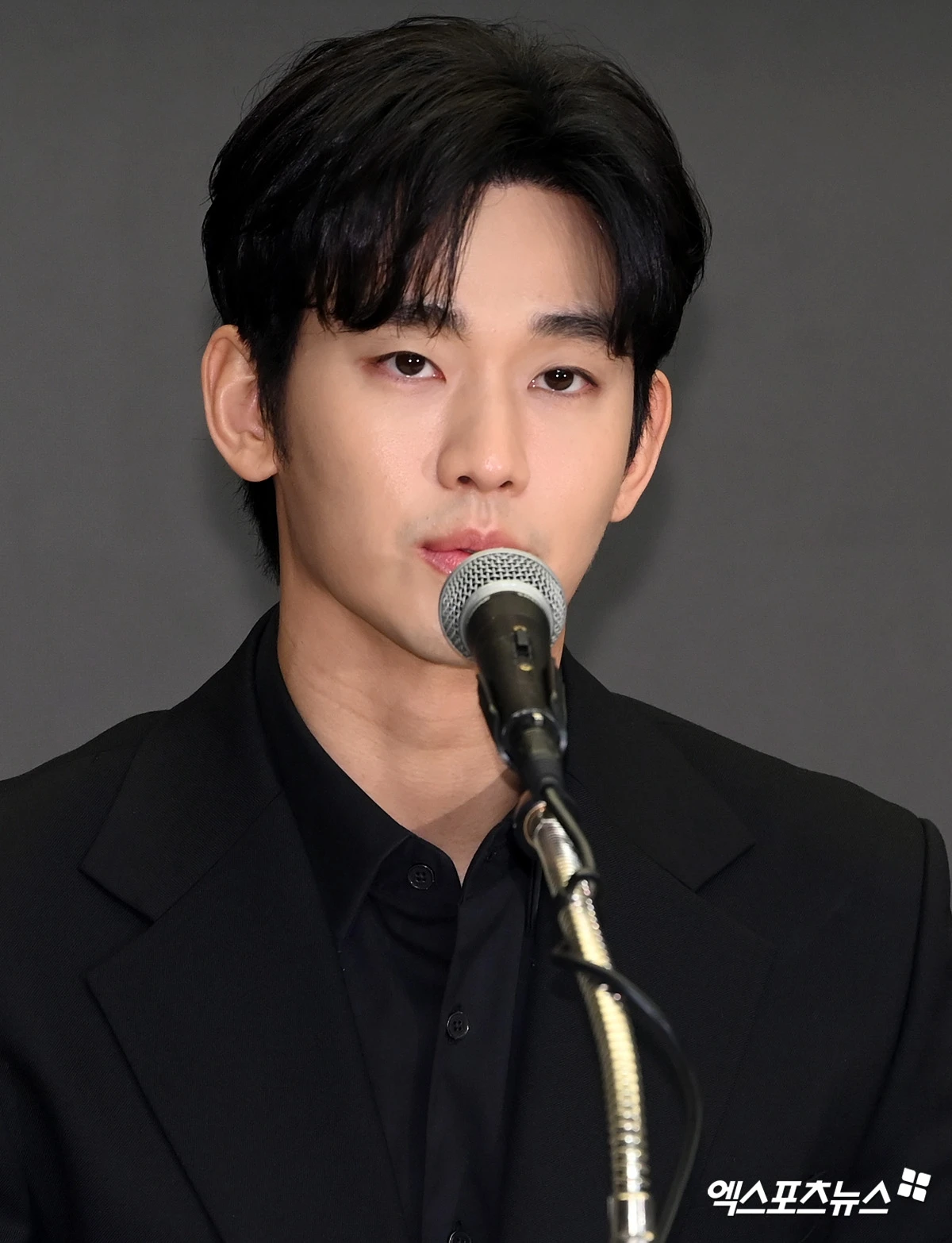 김수현, 故 김새론 유족 등 허위사실 유포 공범 검찰 송치…부친은 불송치