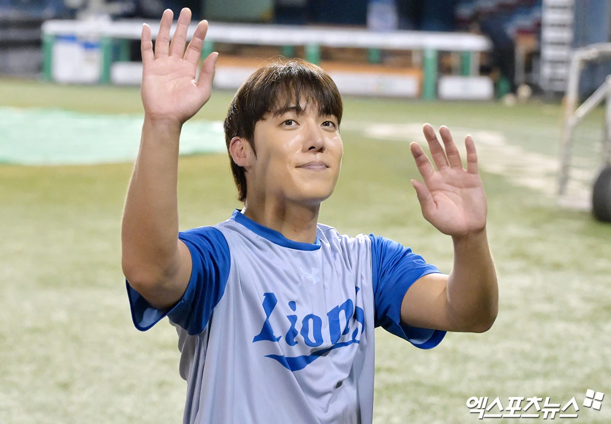 삼성 라이온즈 토종 에이스 원태인이 26일 대구 삼성 라이온즈파크에서 열리는 2026 신한 SOL KBO 포스트시즌 플레이오프(5전 3선승제) 1차전에서 출장 선수 명단에 포함됐다. 상황에 따라 불펜 등판에 나설지 관심이 모아진다. 사진 엑스포츠뉴스 DB