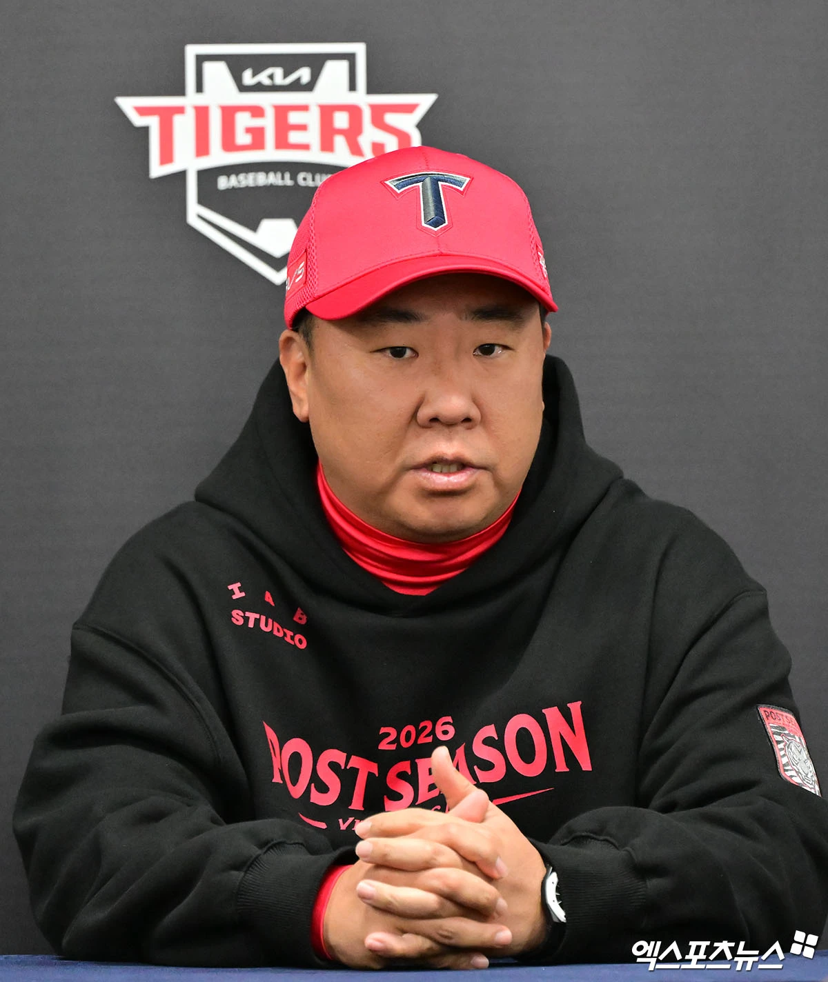 이범호 KIA 타이거즈 감독이 29일 광주 기아챔피언스필드에서 열리는 삼성과의 2026 신한 SOL KBO 포스트시즌 플레이오프(5전 3선승제, KIA 1승1패) 3차전에 앞서 승부처에 좌완 이의리를 중용하겠다는 뜻을 재차 밝혔다. 사진 김한준 기자