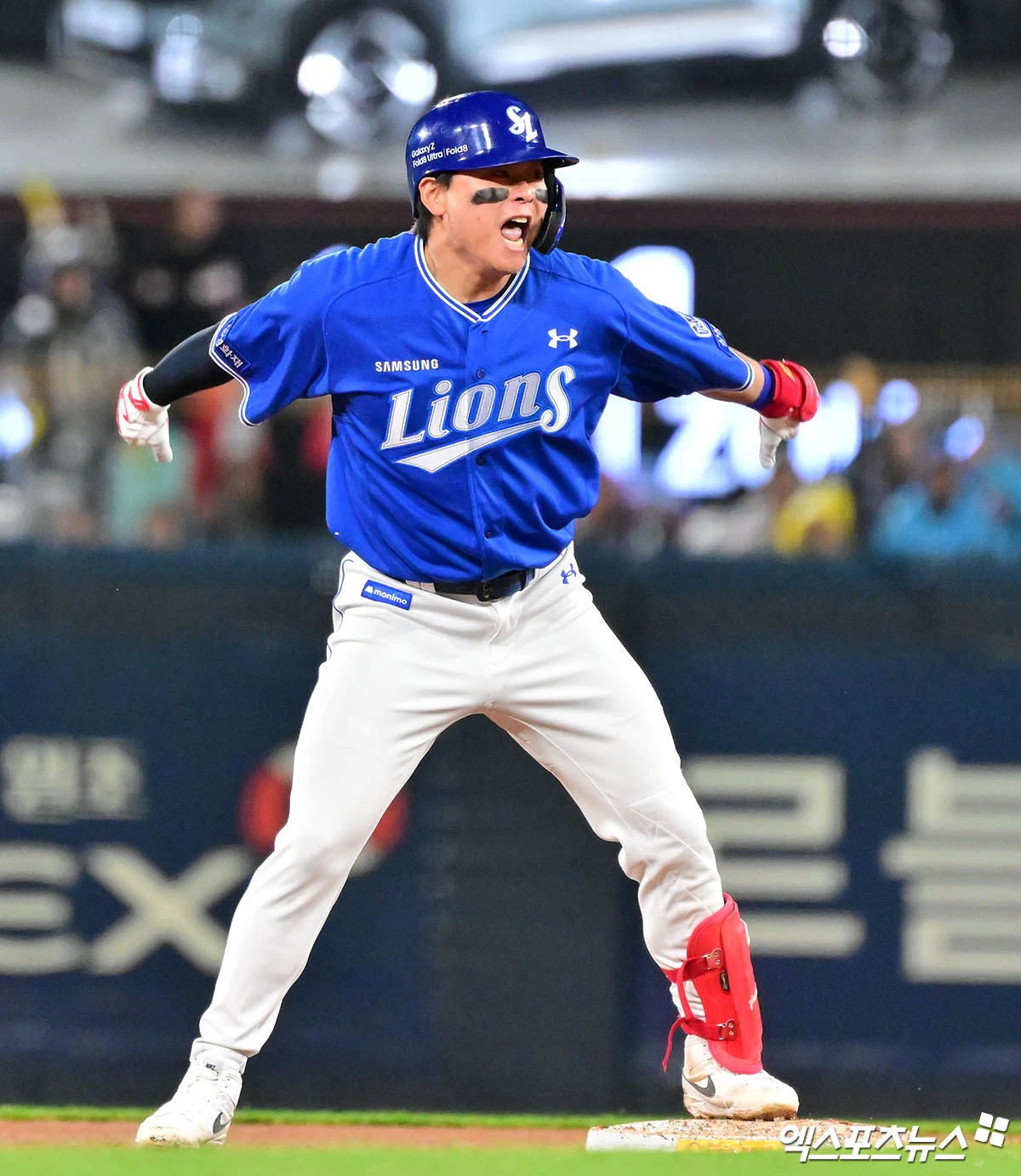 삼성 라이온즈 외야수 박승규가 29일 광주 기아챔피언스필드에서 열린 2026 신한 SOL KBO 포스트시즌 플레이오프(5전 3선승제, 1승1패) 3차전에서 7회초 KIA 타이거즈 투수 조상우를 상대로 1타점 2루타를 기록한 뒤 포효하는 모습. 사진 김한준 기자
