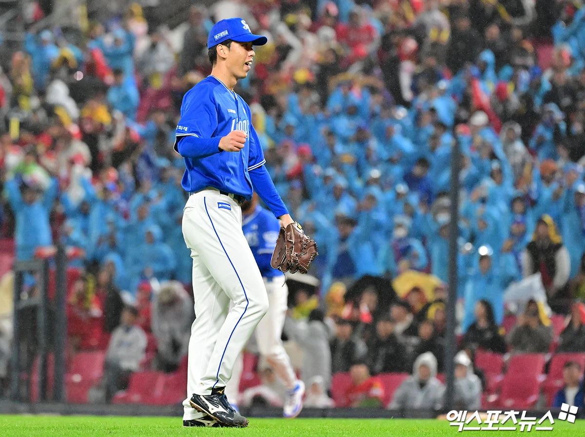 삼성 라이온즈 일본인 우완 미야모리 사토시가 29일 광주 기아챔피언스필드에서 열린 2026 신한 SOL KBO 포스트시즌 플레이오프(5전 3선승제, 삼성 1승1패) 3차전에서 세이브를 기록했다. 사진 김한준 기자